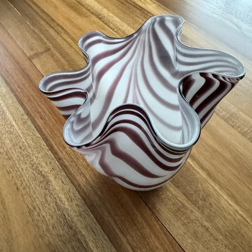 Art Glass Handkerchief Vase Amethyst Swirl